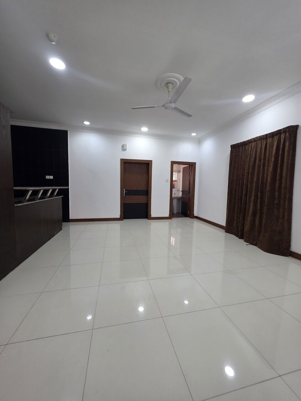 Manama, Apartments, Flats, Houses & Villas, BHD 270/month,  2 BR,  @3BATHROOM Hall Kitchen Open With Electricity Car Parking Swimming Pool