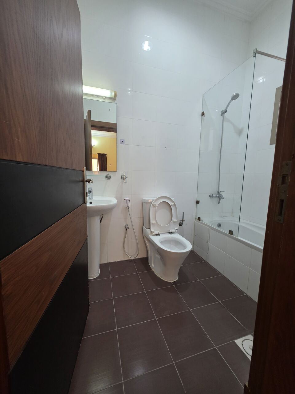 Manama, Apartments, Flats, Houses & Villas, BHD 270/month,  2 BR,  @3BATHROOM Hall Kitchen Open With Electricity Car Parking Swimming Pool