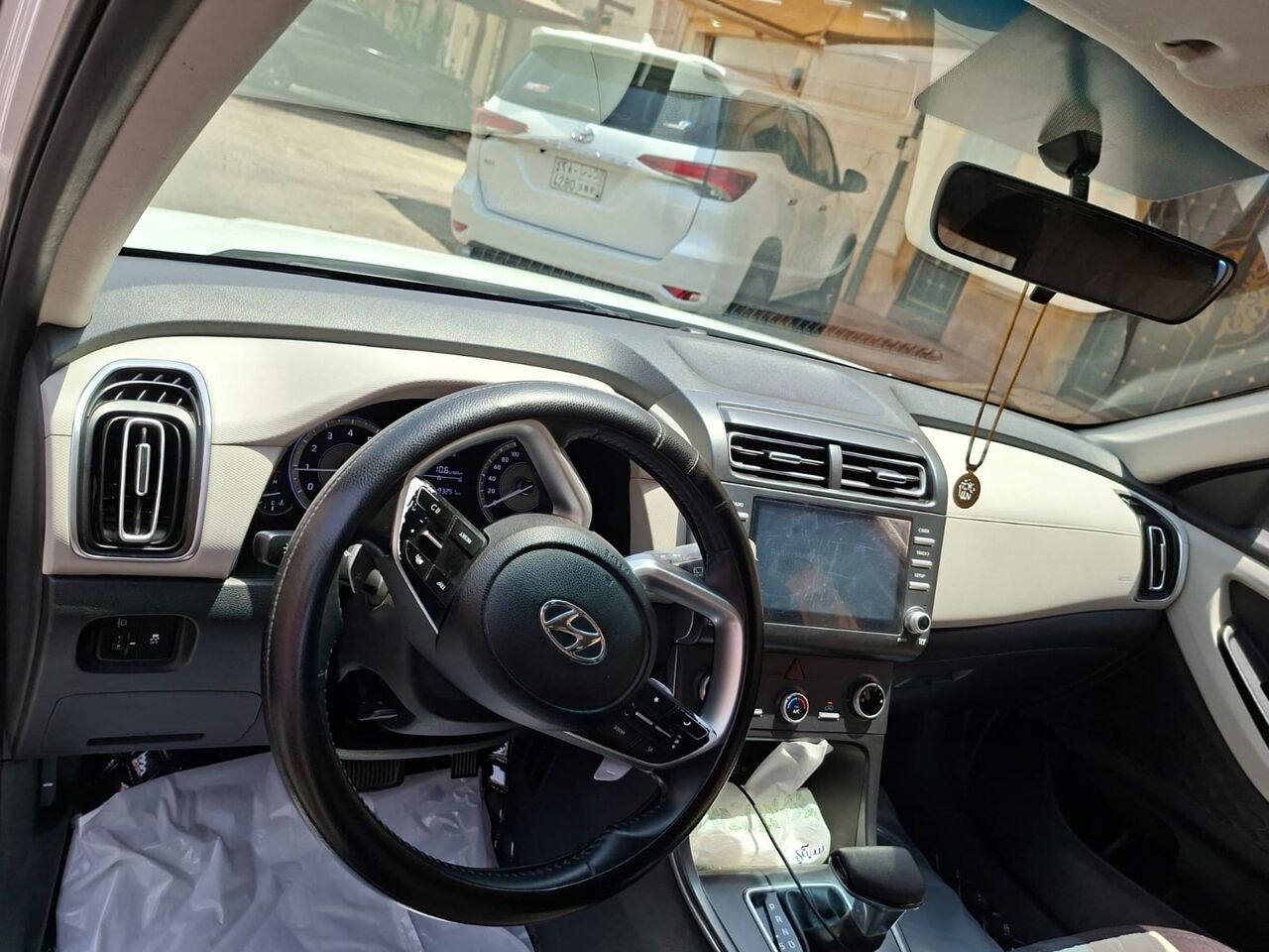 Jeddah, Vehicles, Cars & Trucks , SAR 49500,  Hyundai Creta,  2023,  Automatic,  93300 KM,  Hyundai Creeta  White Neat & Clean