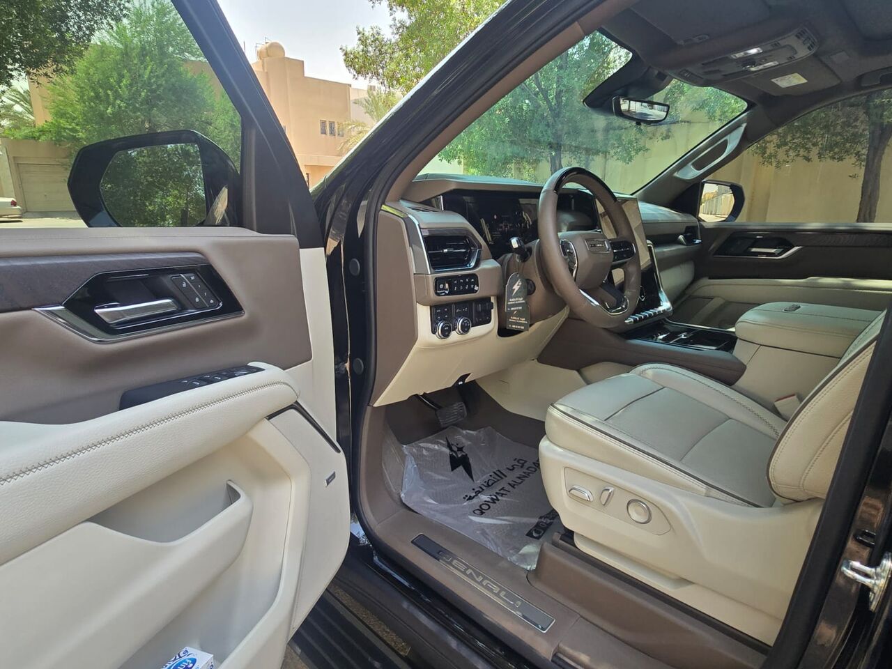 Riyadh, Vehicles, Cars & Trucks , SAR 345,  GMC Yukon Denali,  2025,  Automatic,  11800 KM,