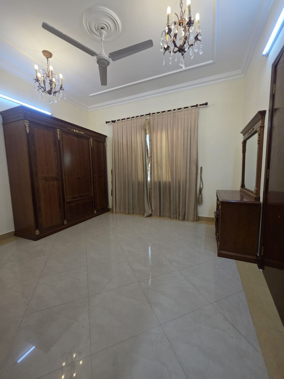 Busaiteen, Villas, BHD 500,  £4BATHROOM Hall Kitchen With Electricity Car Parking Villa For Rent