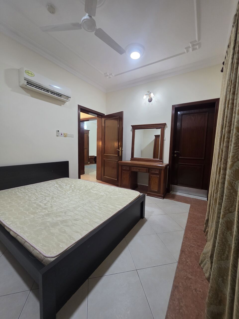 Busaiteen, Villas, BHD 500,  £4BATHROOM Hall Kitchen With Electricity Car Parking Villa For Rent