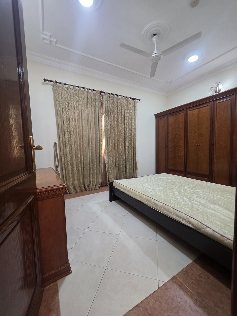Busaiteen, Villas, BHD 500,  £4BATHROOM Hall Kitchen With Electricity Car Parking Villa For Rent