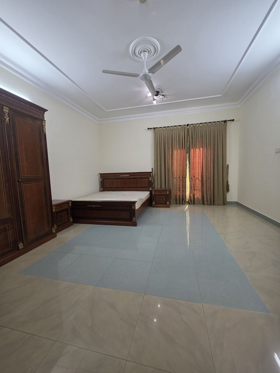 Busaiteen, Villas, BHD 500,  KATHROOM Hall Kitchen With Electricity Car Parking Villa For Rent