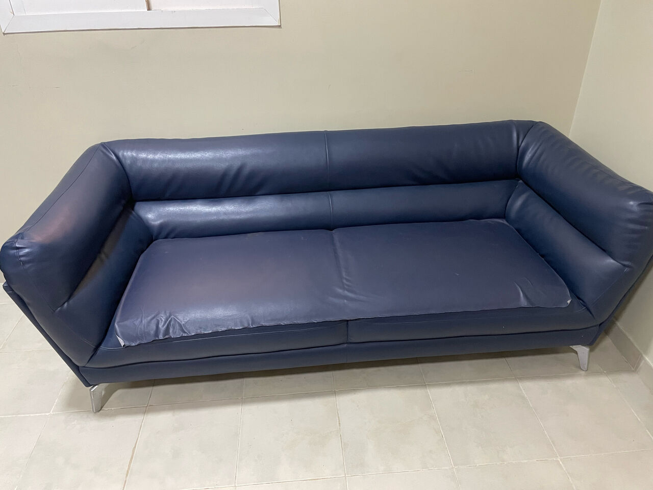Jubail, Furniture, SAR 400,  For Sale &ndash; Lather Sofa Set &ndash; 600 SAR