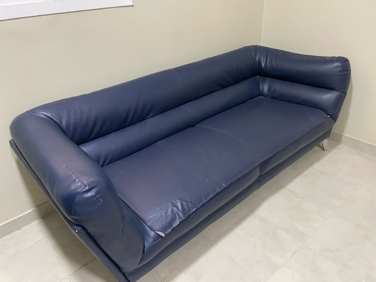Jubail, Furniture, SAR 400,  For Sale &ndash; Lather Sofa Set &ndash; 600 SAR