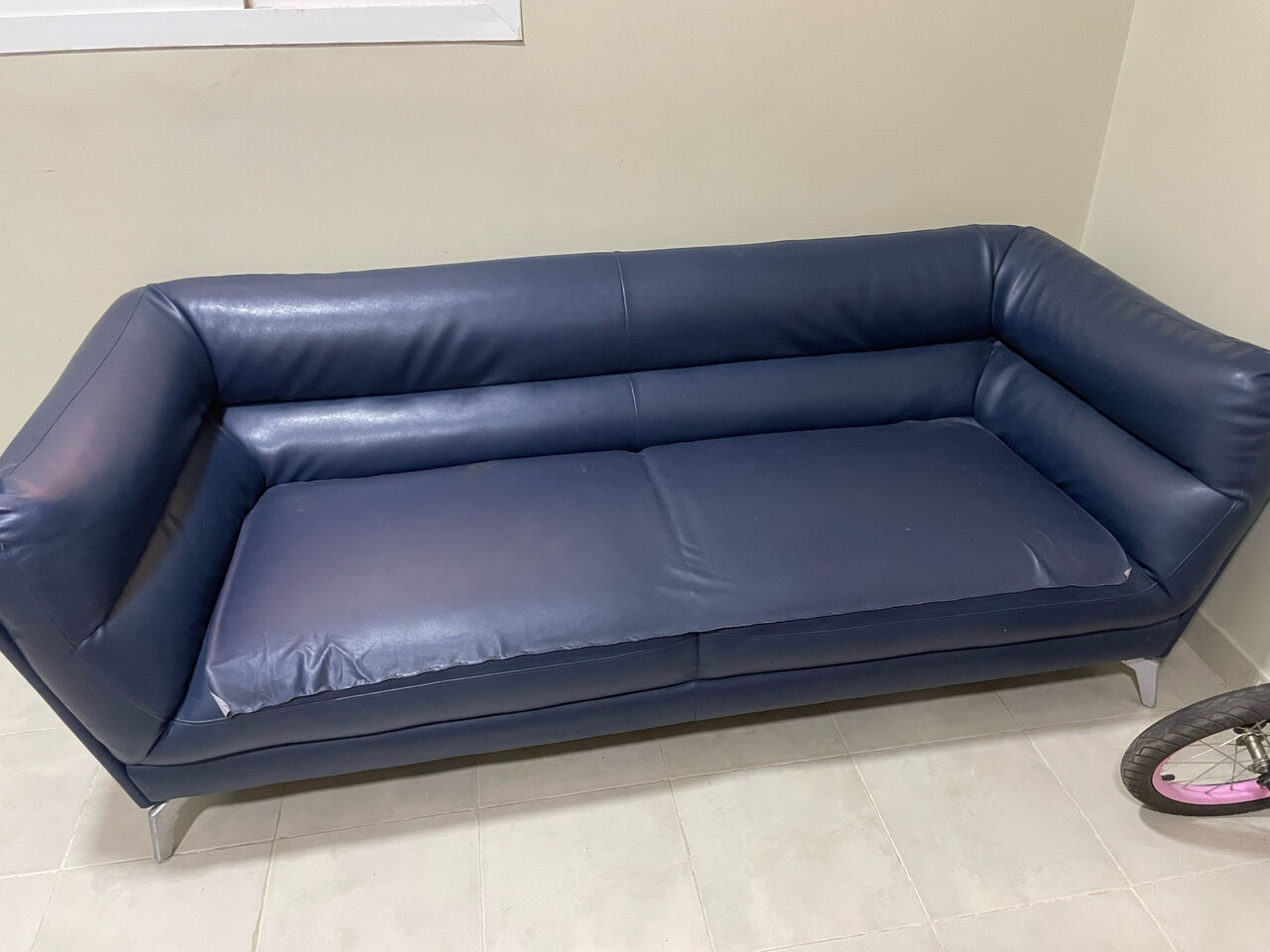 Jubail, Furniture, SAR 400,  For Sale &ndash; Lather Sofa Set &ndash; 600 SAR