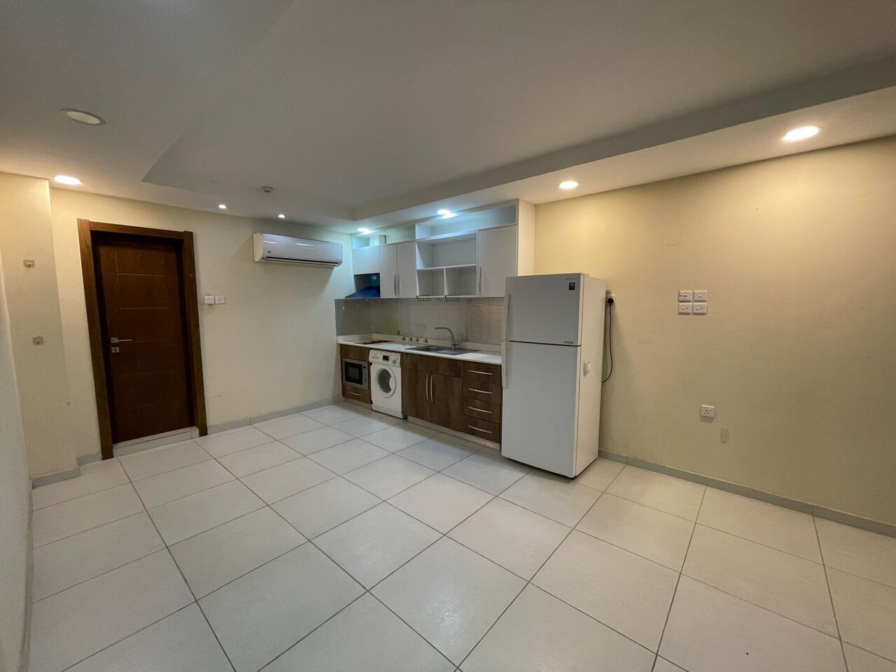 Al Seef, Apartments, Flats, Houses & Villas, BHD 240/month,  Furnished,  2 BR,  2bhk Semi Furnished In Seef