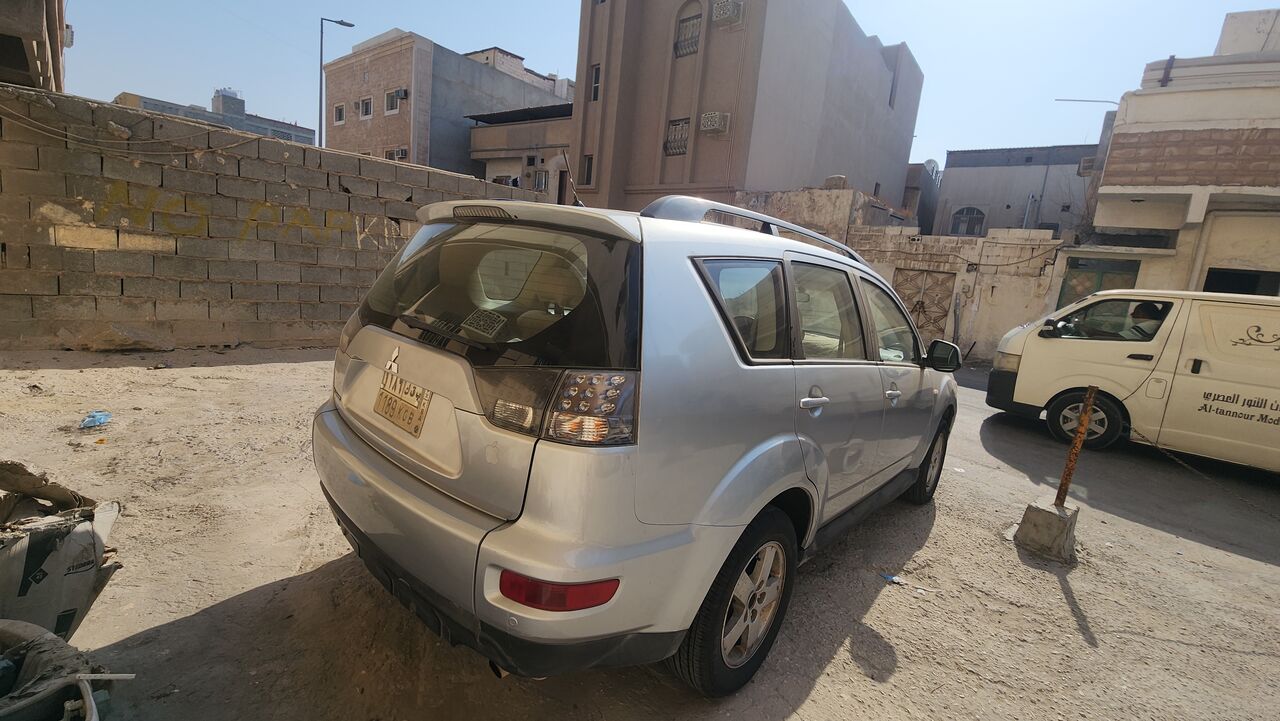 Jubail, Vehicles, Cars & Trucks , SAR 17000,  2011,  2011,  Automatic,  278000 KM,  I Wish To Sell My Car Mitsubishi Outlander Auto Matic With Cruise Control