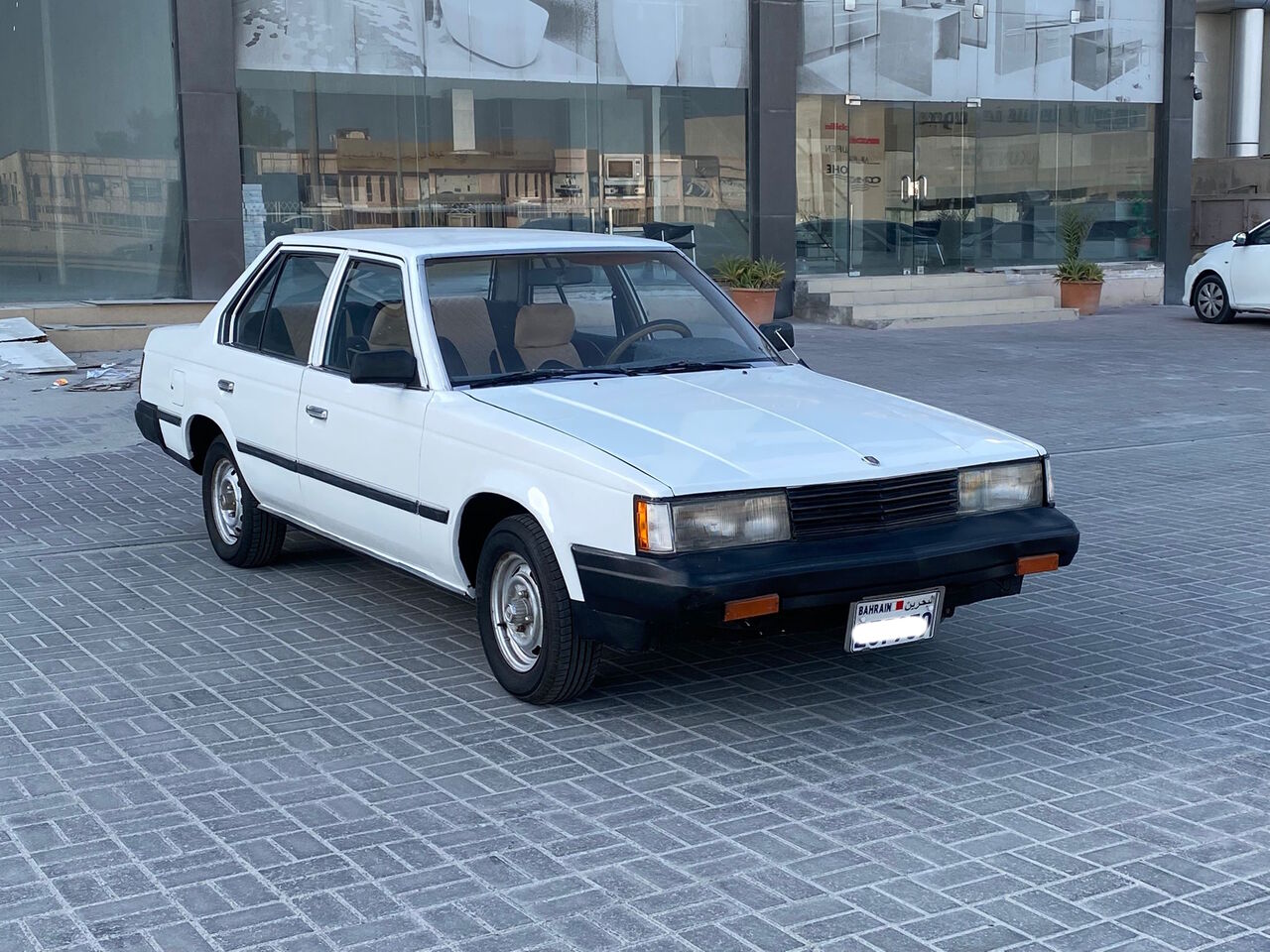 Manama, Vehicles, Cars & Trucks , BHD 2700,  Toyota Corona DX,  1982,  Automatic,  448000 KM,    (White)