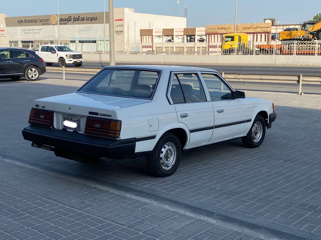 Manama, Vehicles, Cars & Trucks , BHD 2700,  Toyota Corona DX,  1982,  Automatic,  448000 KM,    (White)