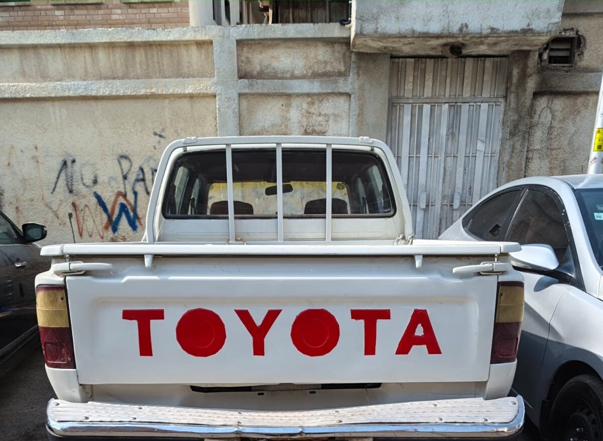 Riyadh, Vehicles, Cars & Trucks , SAR 18500,  Toyota Hilux Double Door,  1999,  Manual,  35 KM,    Model