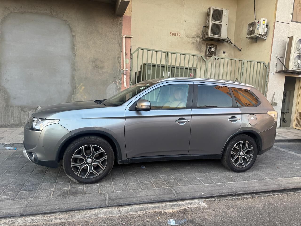 Riyadh, Vehicles, Cars & Trucks , SAR 30,  Mitsubishi Outlander – Grey,  2014,  Automatic,  300000 KM,  🚗 FOR SALE   MITSUBISHI OUTLANDER