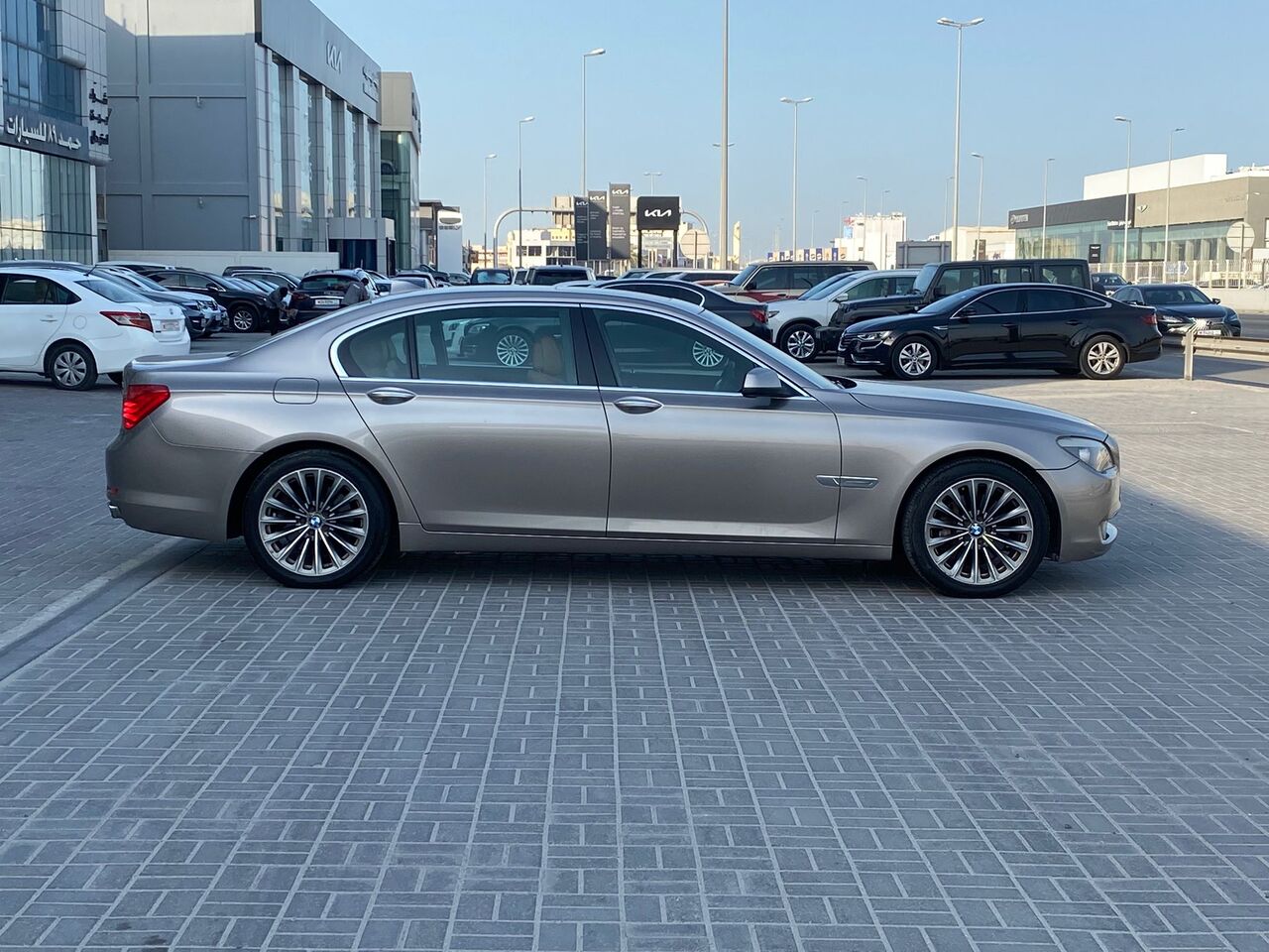 Manama, Vehicles, Cars & Trucks , BHD 2500,  BMW 740Li,  2010,  Automatic,  184000 KM,    (Silver)