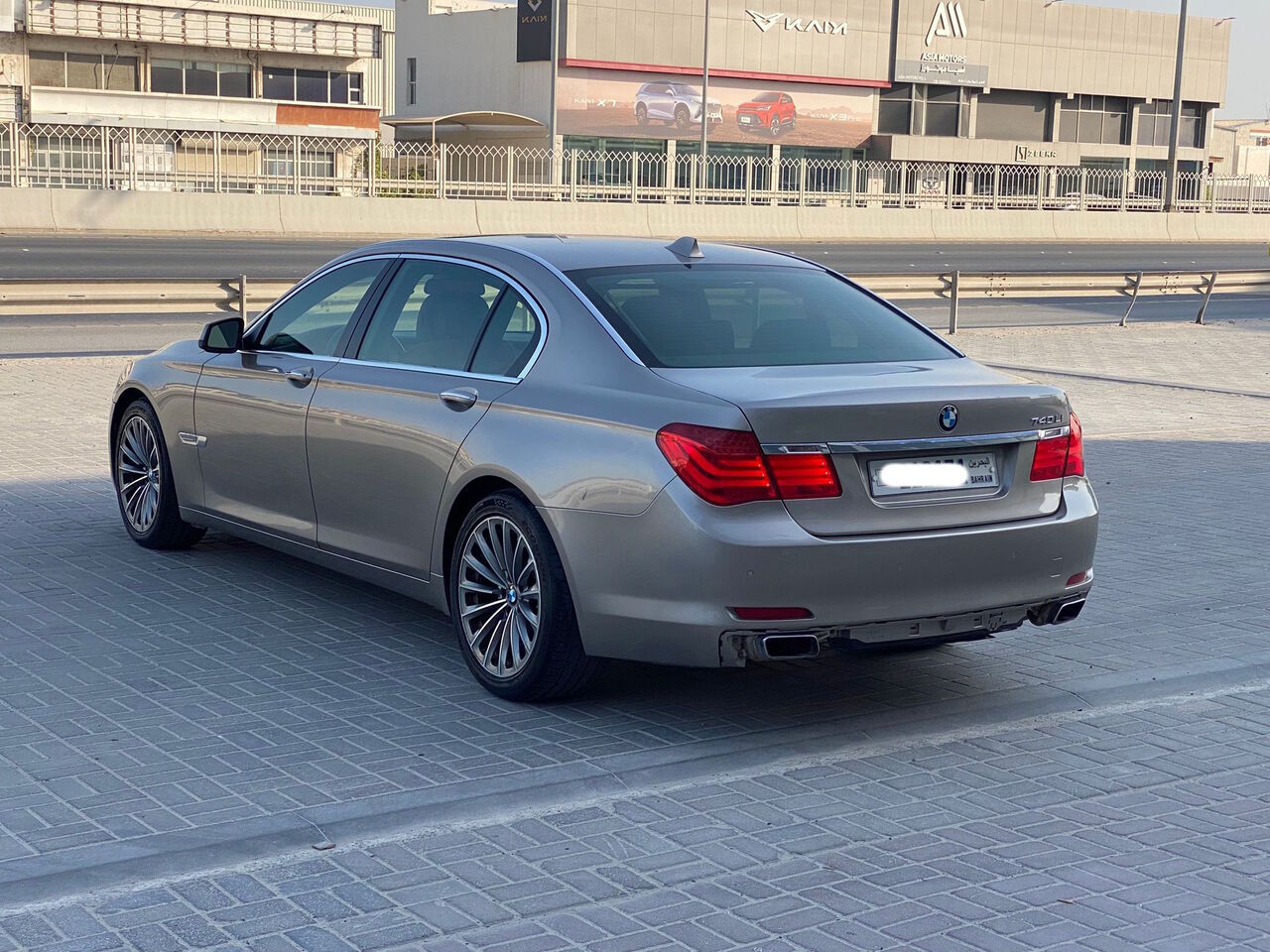 Manama, Vehicles, Cars & Trucks , BHD 2500,  BMW 740Li,  2010,  Automatic,  184000 KM,    (Silver)