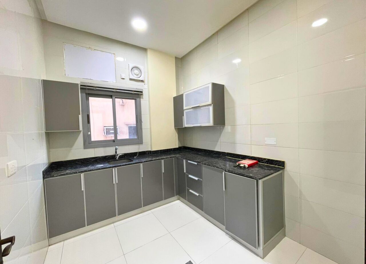Segaya, Apartments, Flats, Houses & Villas, BHD 330/month,  3 BR,  Spacious  Apartment For Rent In Segaya