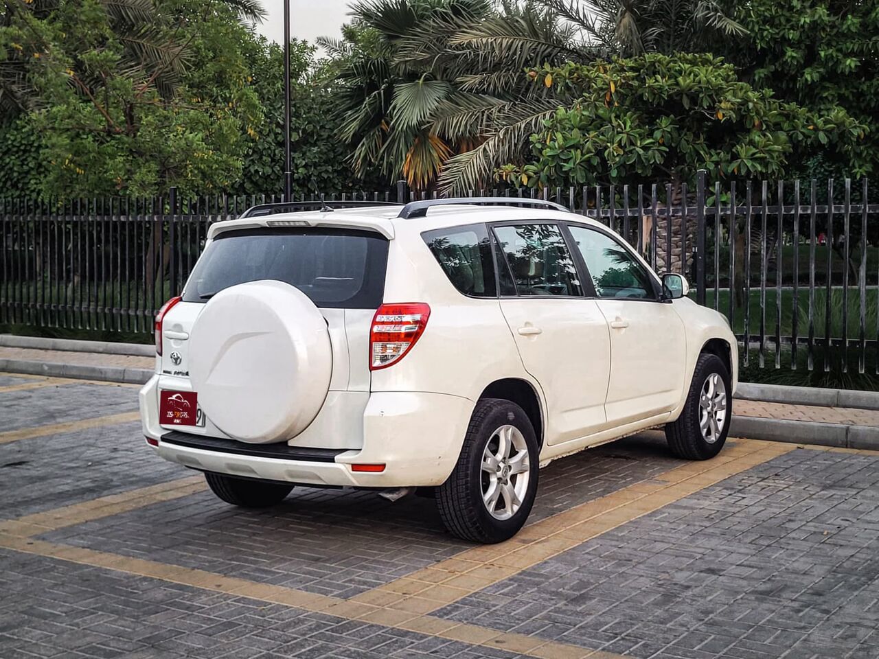 Manama, Vehicles, Cars & Trucks , BHD 3200,  Toyota RAV4,  2012,  Automatic,  127000 KM,  WHITE COLOR WELL MAINTAINED