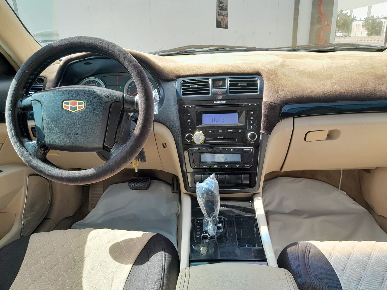 Riyadh, Vehicles, Cars & Trucks , SAR 13,  Geely Emgrand EC7,  2012,  Automatic,  257000 KM,  Geely Emgrand EC8  Model 13,000 SAR.(257,000 Mileage) Fuel Efficient. Second Owner