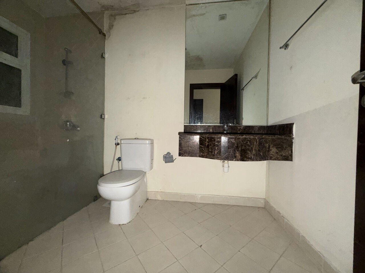 Salmaniya, Apartments, Flats, Houses & Villas, BHD 270/month,  2 BR,  2 Bedroom Flat For Rent Without Ewa