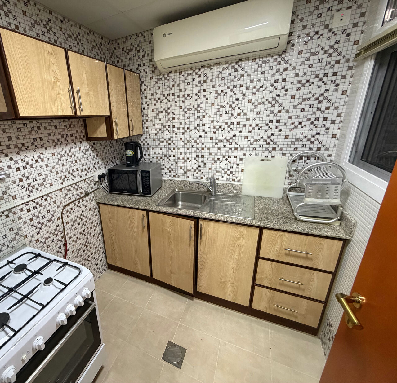 Adliya, Apartments, Flats, Houses & Villas, BHD 300/month,  1 BR,  1 Bedroom Flat For Rent With Ewa