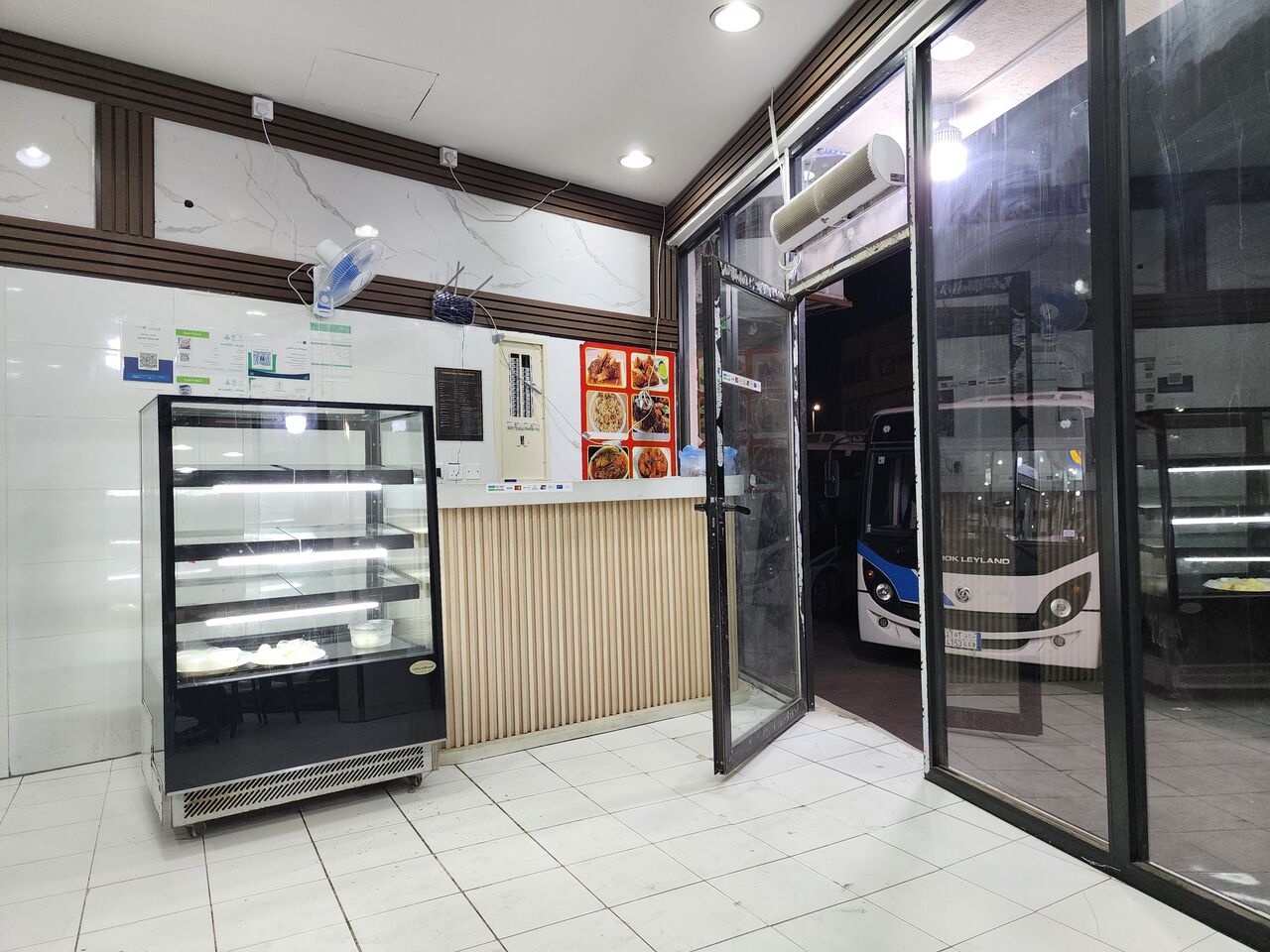 Al Badiyah, Shops, SAR 120000,  90 Sq. Meter,  A New Running Restaurant To Be Sold