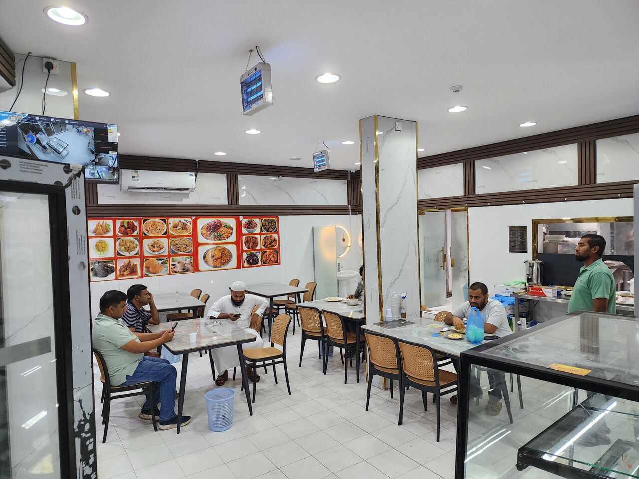 Al Badiyah, Shops, SAR 120000,  90 Sq. Meter,  A New Running Restaurant To Be Sold