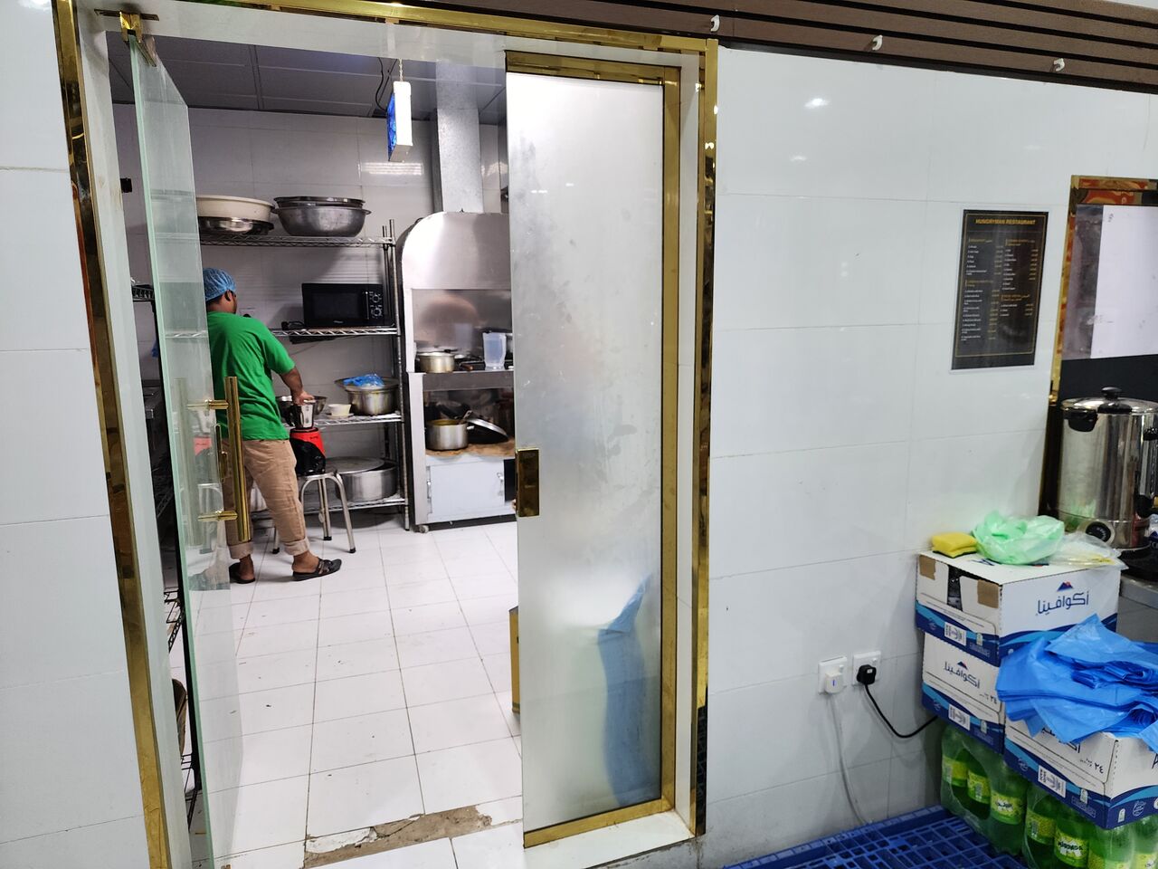 Al Badiyah, Shops, SAR 120000,  90 Sq. Meter,  A New Running Restaurant To Be Sold
