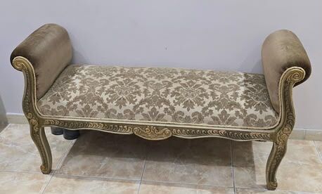Jeddah, Furniture, SAR 900,  & Seater Sofa Set With Center & Side Tables And Lamps