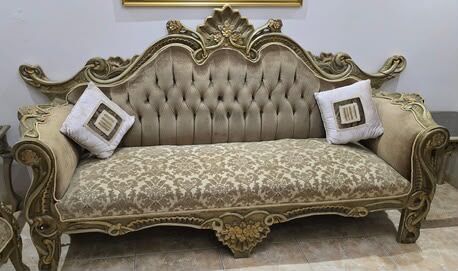 Jeddah, Furniture, SAR 900,  & Seater Sofa Set With Center & Side Tables And Lamps