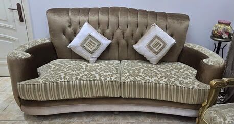 Jeddah, Furniture, SAR 900,  & Seater Sofa Set With Center & Side Tables And Lamps
