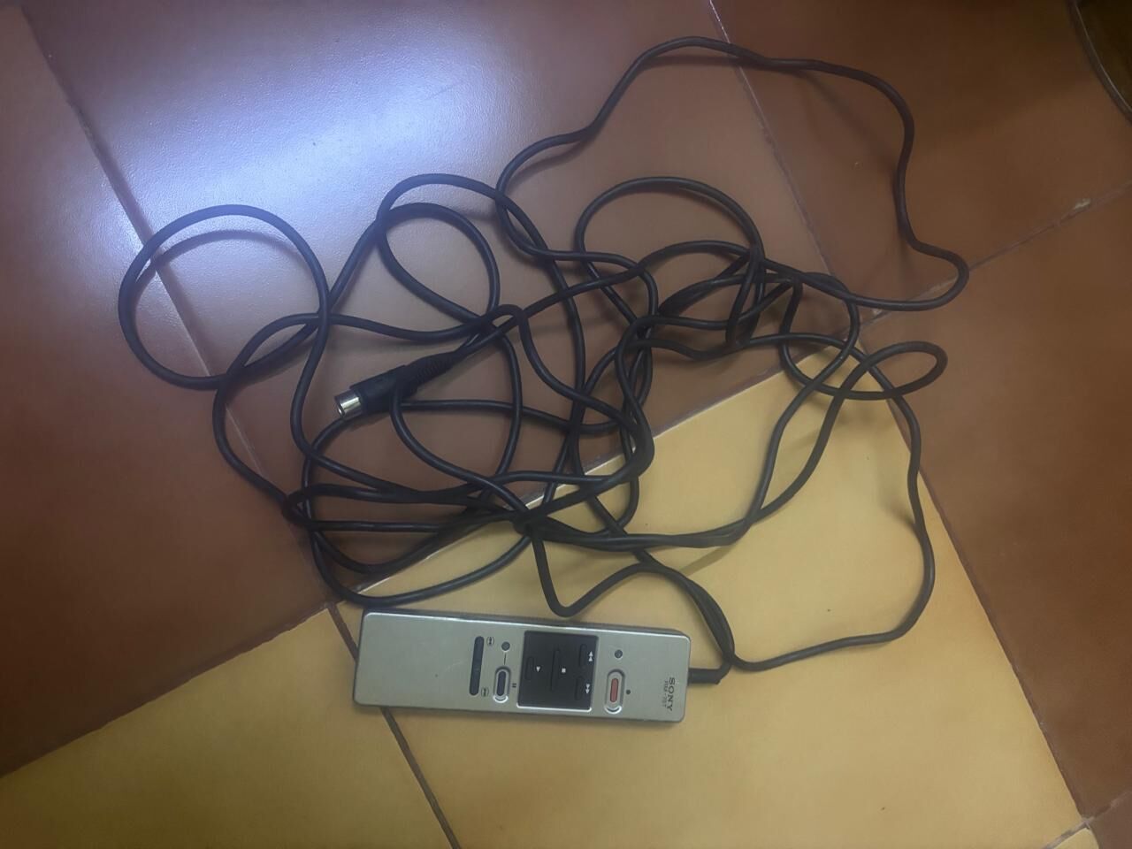 Riyadh, Electronics, SAR 100,  Vintage Sony Remote Control