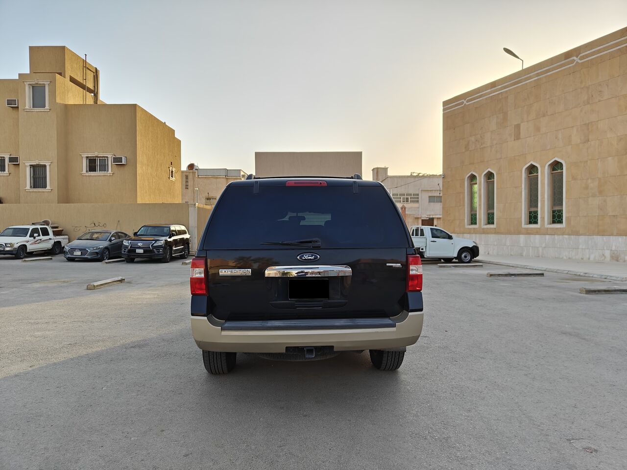 Riyadh, Vehicles, Cars & Trucks , SAR 18000,  Ford Expedition Eddie Bauer,  2007,  Automatic,  297688 KM,  Ford Expedition  Full Option American Specs For Sale