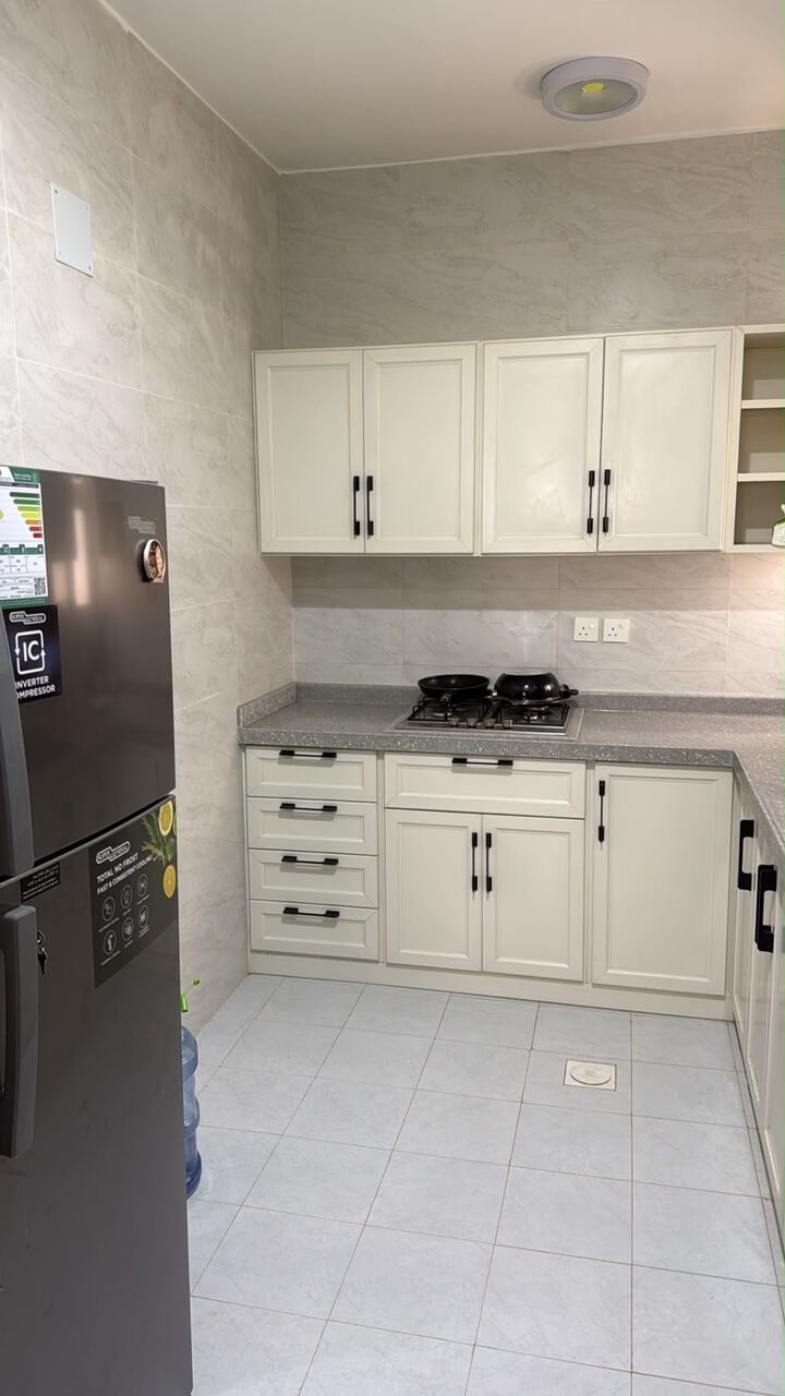 Al Wizarat, Apartments, Flats, Houses & Villas, SAR 1700/month,  1 BR,  1 Furnished Bedroom Available In Family Appartment For Single Female
