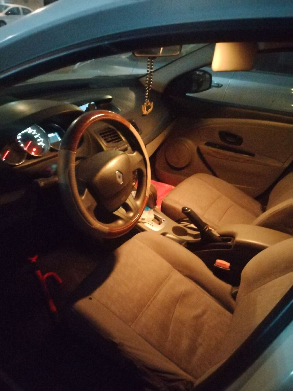 Riyadh, Vehicles, Cars & Trucks , SAR 10000,  Renault Fluence,  2012,  Automatic,  293000 KM,