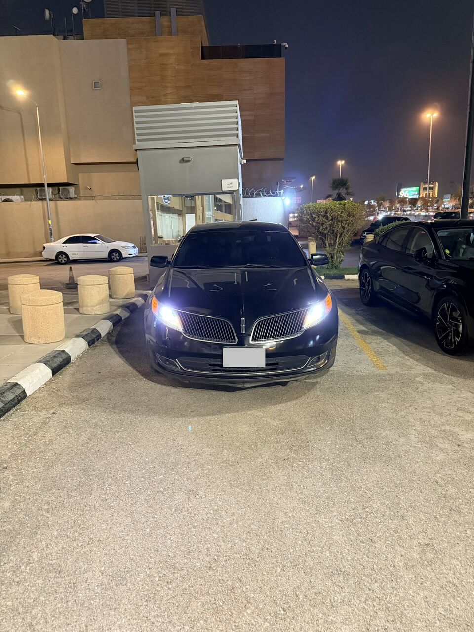 Riyadh, Vehicles, Cars & Trucks , SAR 28000,  Lincoln MKS,  2013,  Automatic,  190000 KM,
