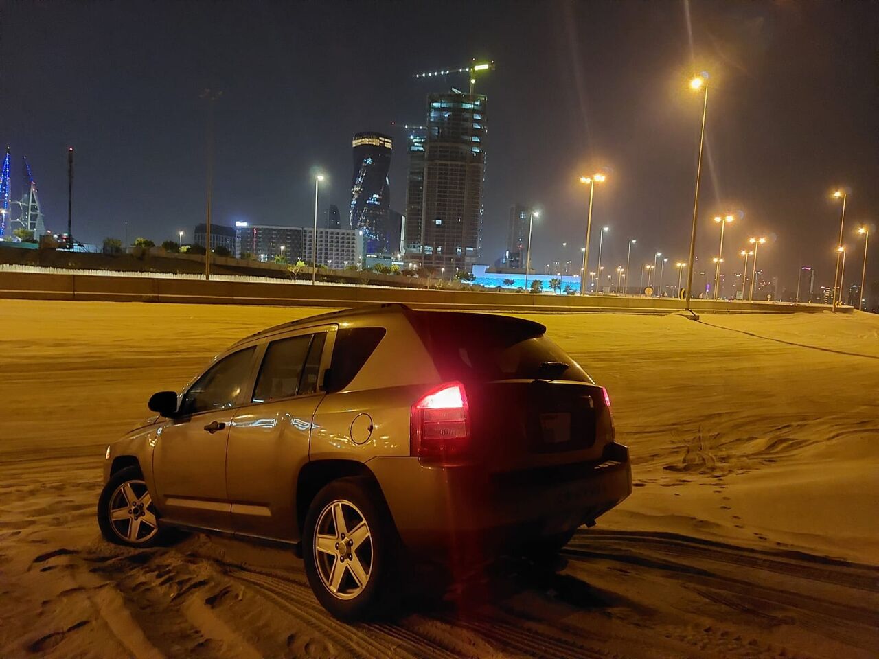 Jidhafs, Vehicles, Cars & Trucks , BHD 800,  Jeep Compass,  2007,  Automatic,  200000 KM,   For Sale With All Accesories , New Battery