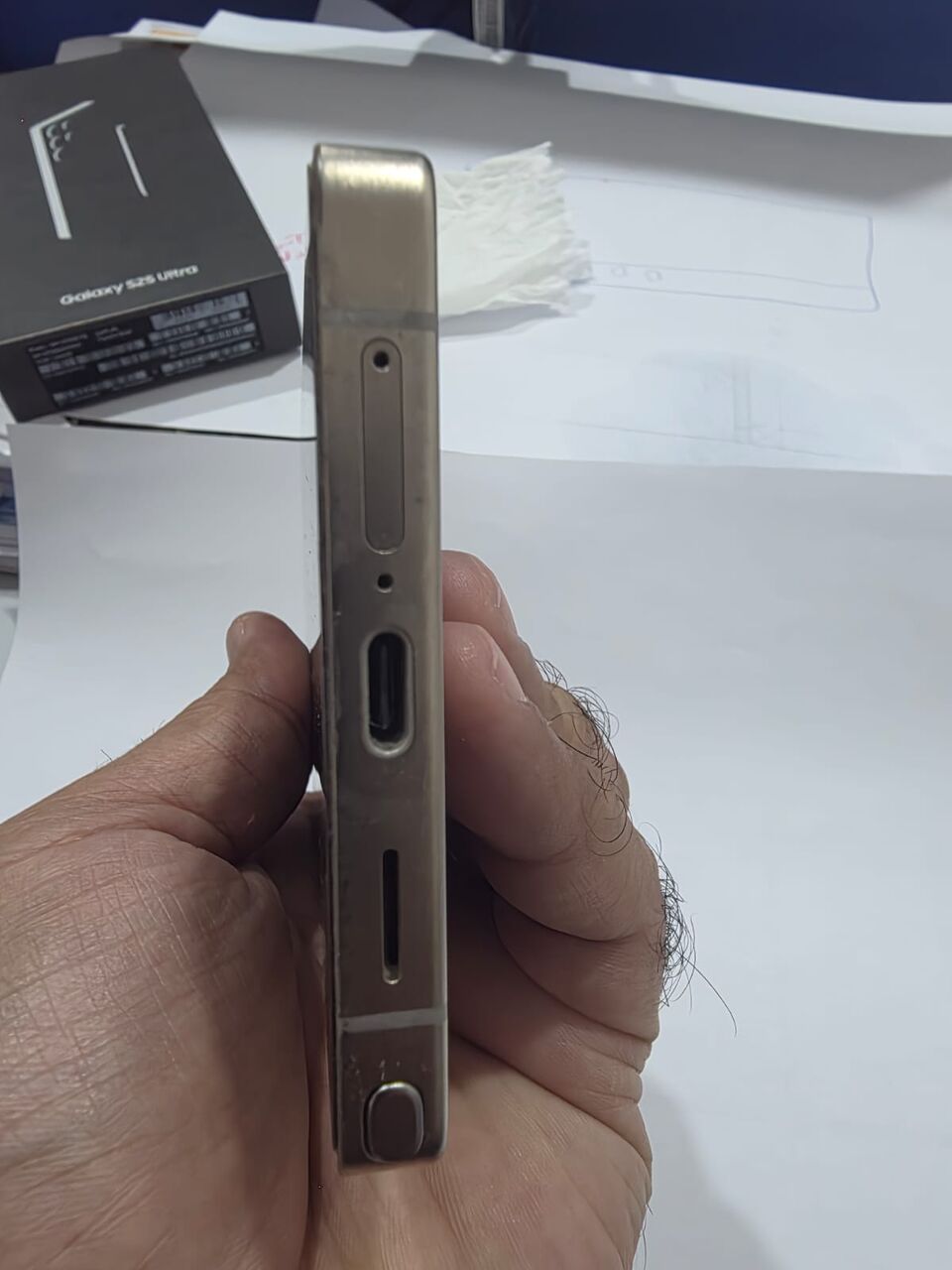 Jeddah, Mobile Phones, SAR 3200,  GALAXY S25 ULTRA 256gb RAM 12gb ROM 4 MONTHS USED ONLY