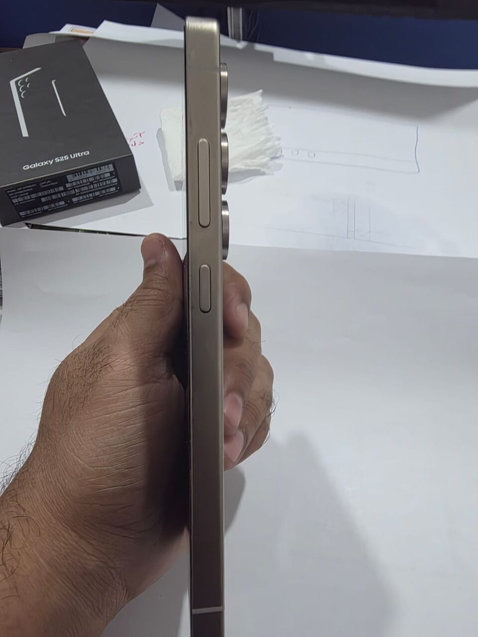 Jeddah, Mobile Phones, SAR 3200,  GALAXY S25 ULTRA 256gb RAM 12gb ROM 4 MONTHS USED ONLY