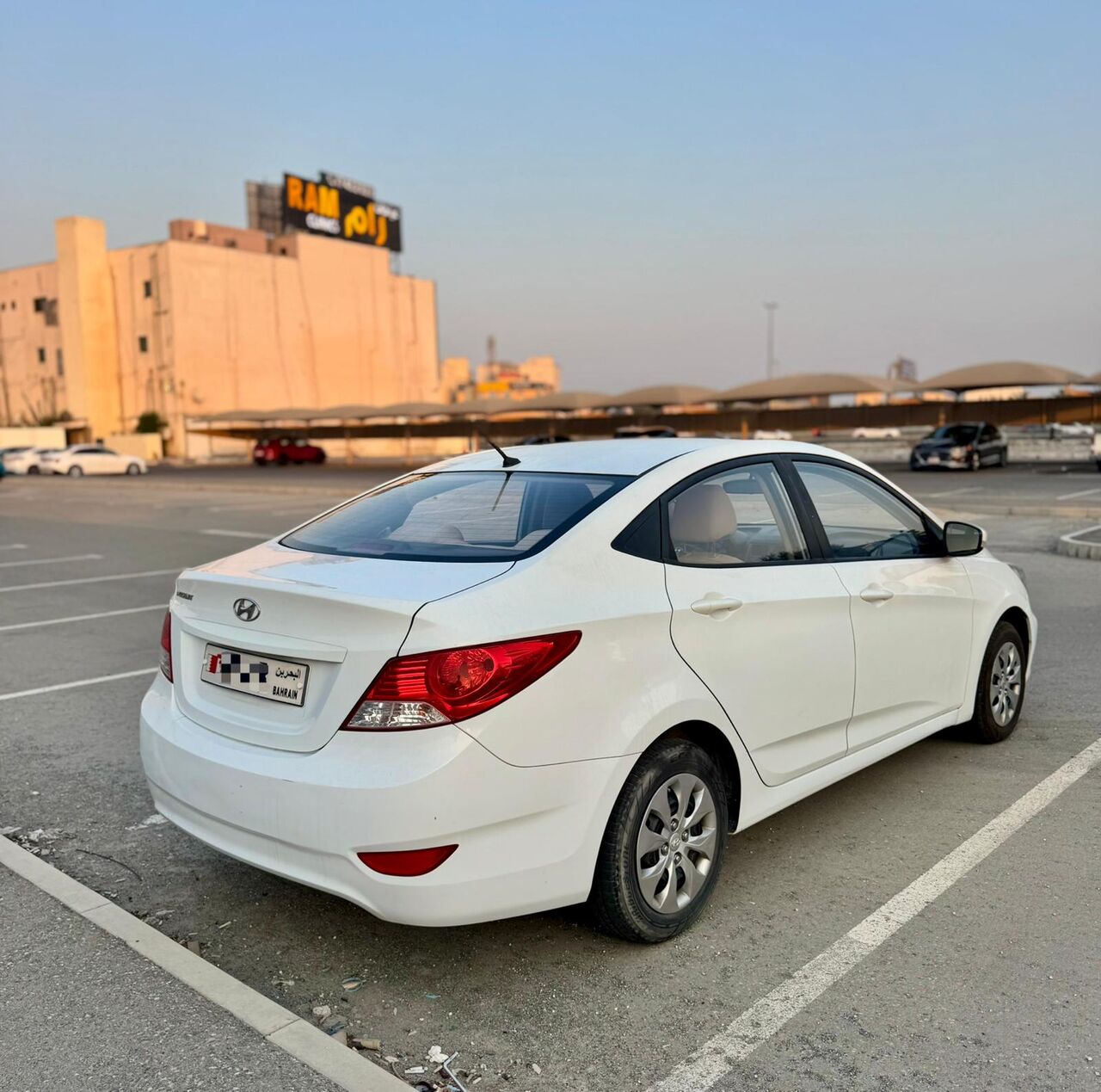 Zinj, Vehicles, Cars & Trucks , BHD 2500,  HYUNDAI ACCENT,  2017,  Automatic,  147000 KM,    | ZERO ACCIDENT | MID OPTION | WELL MAINTAINED