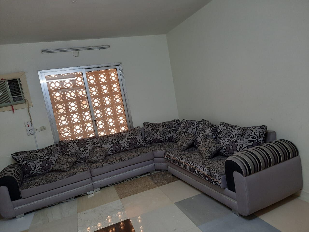 Riyadh, Furniture, SAR 500,  Queen Size Bed With Mattress And Sofa For Immediate Sale !!