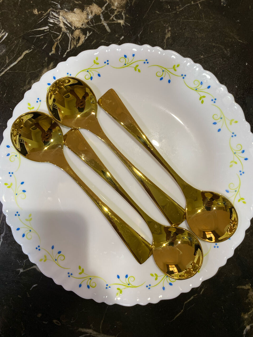 Manama, Household Items, BHD 35,  45 Pcs GOLDEN KAYA SPOONS &ndash; URGENT SALE | Bulk Deal | PRICE NEGOTIABLE