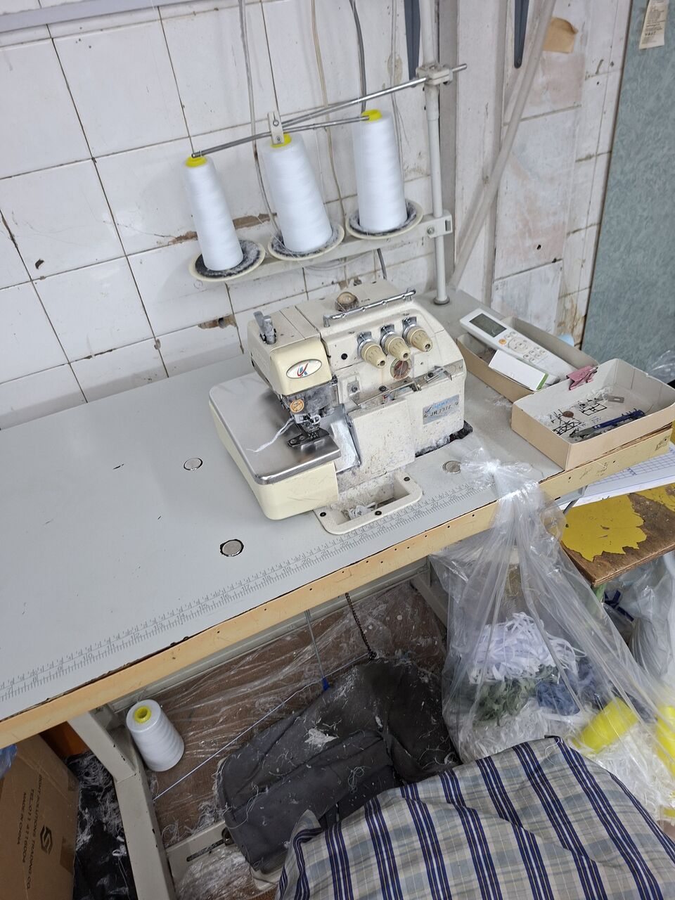 Olaya, Jobs, Kanch Batan