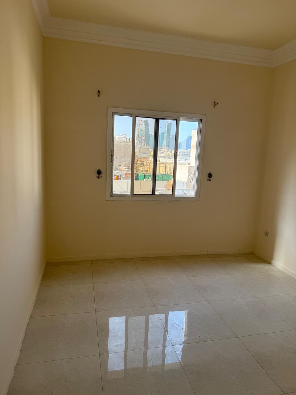 Salmaniya, Apartments, Flats, Houses & Villas, BHD 200/month,  2 BR,  2 Bedroom Unfurnished Flat For Rent Without Ewa