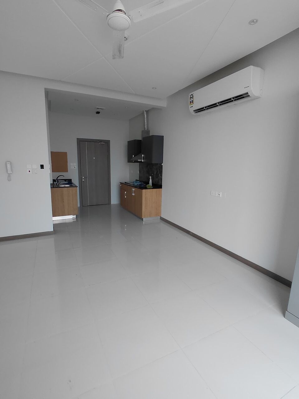 Riffa, Apartments, Flats, Houses & Villas, BHD 160/month,  Studio,  70 Sq. Meter,  Spacious Studio Apparment Available For Rent In Riffa With Ewa And Ac