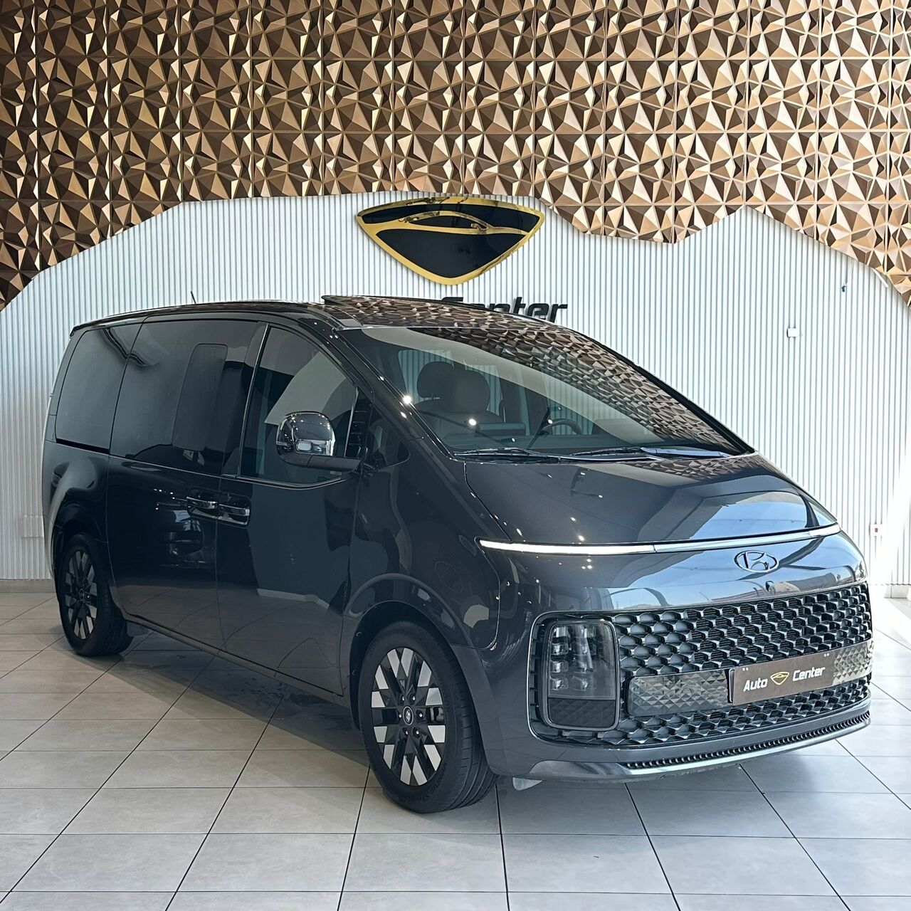 Riffa, Vehicles, Cars & Trucks , BHD 10800,  HYUNDAI STARIA 2023 GREY,  2023,  Automatic,  100000 KM,