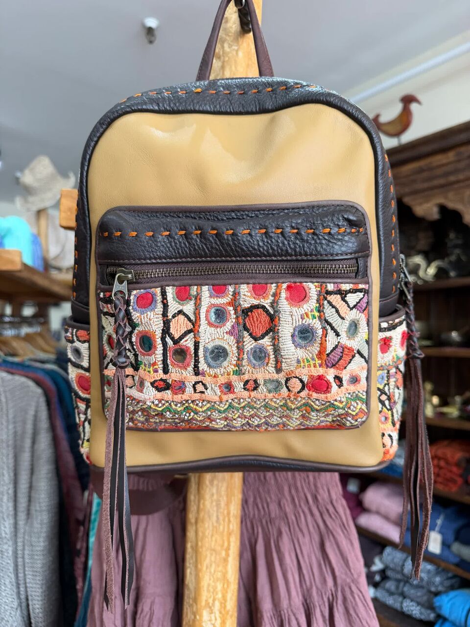 New York, Clothing & Accessories, USD 425,  Handmade Leather Purse Styles Crafted For Everyday Elegance