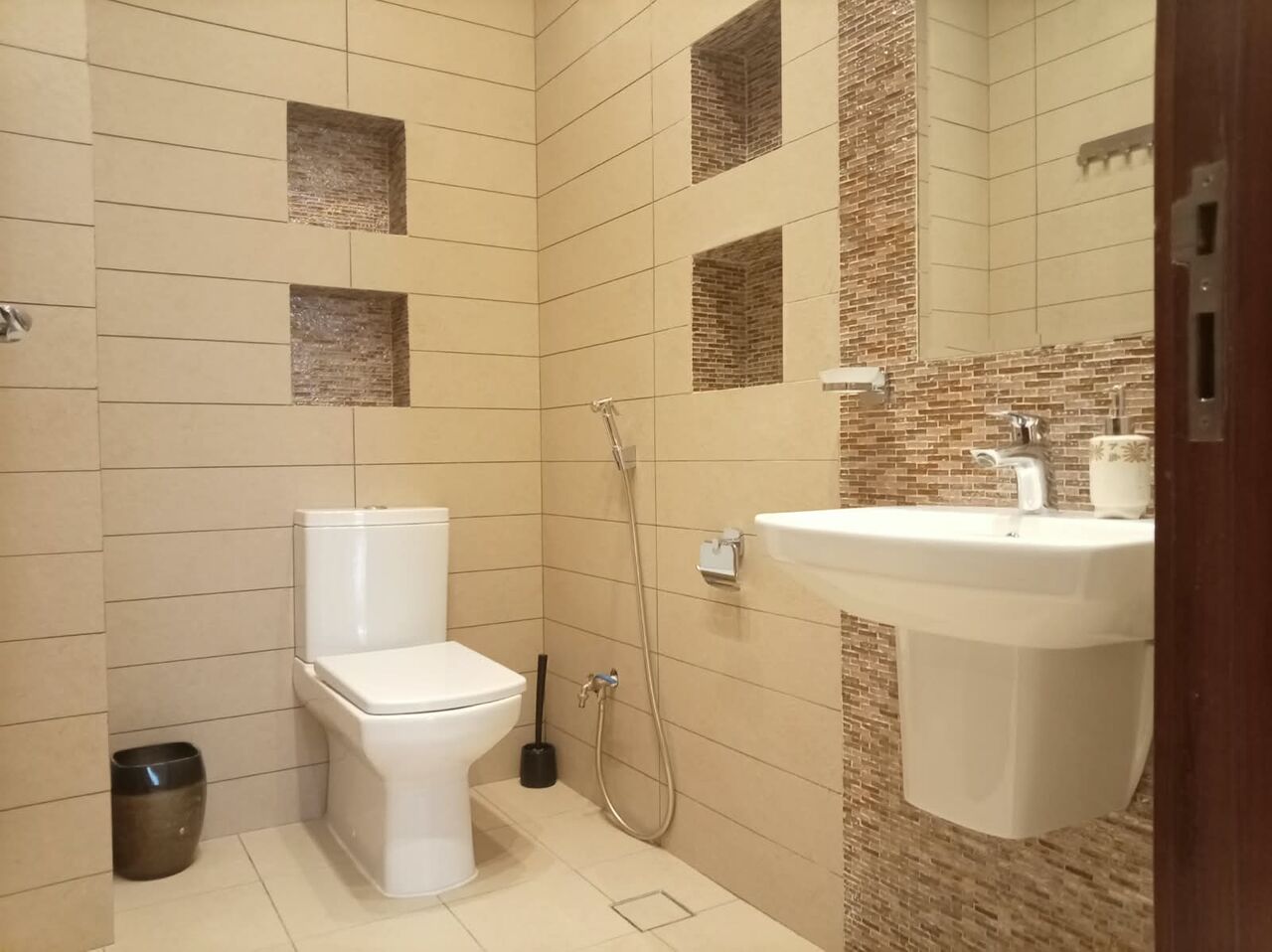 Juffair, Apartments, Flats, Houses & Villas, BHD 330/year,  Furnished,  2 BR,  Fully Furnished 2BHK Flat For Rent In Juffair With Ewa
