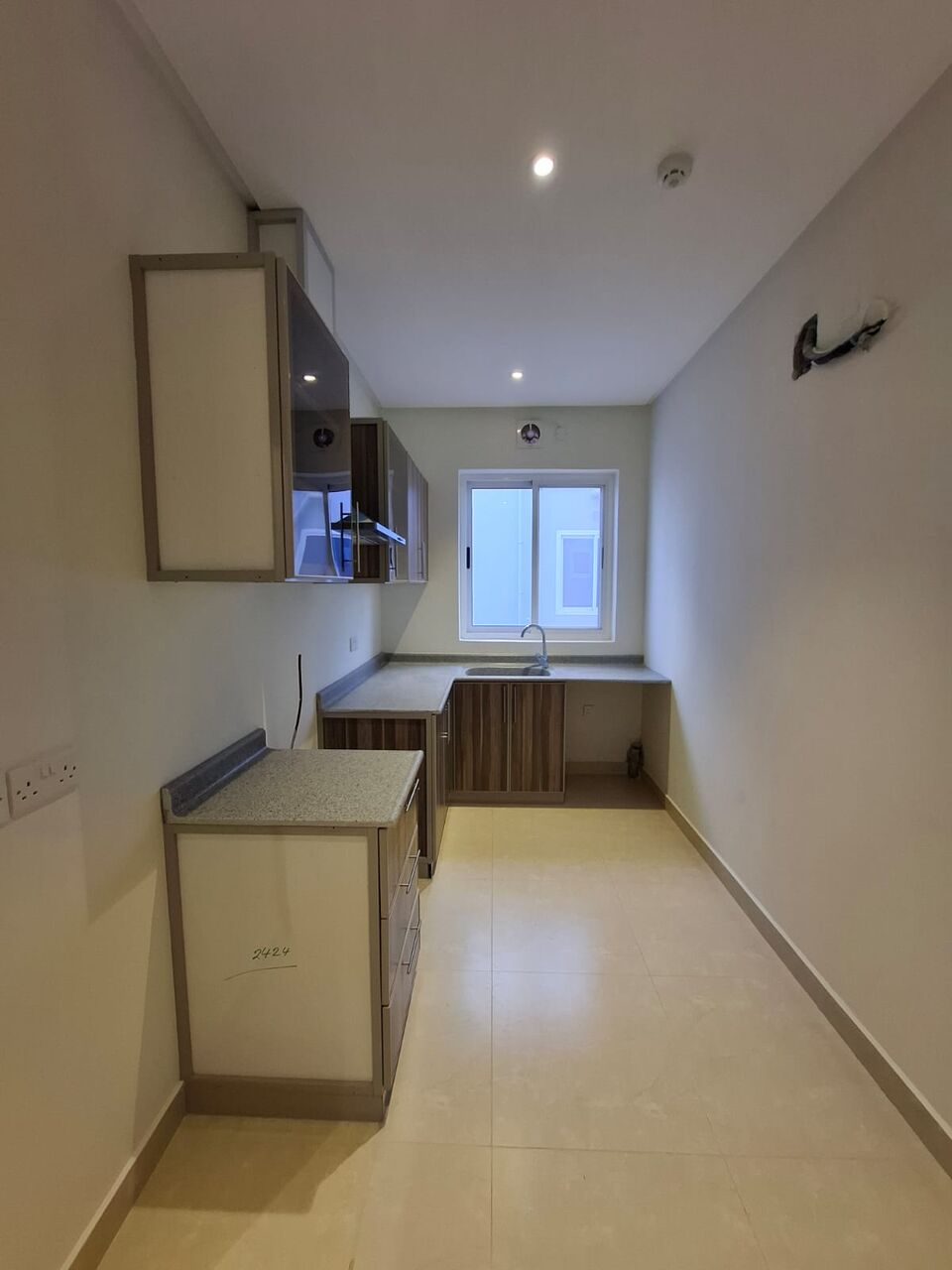Hidd, Apartments, Flats, Houses & Villas, BHD 180/month,  1 BR,  100 Sq. Meter,  1 Bhk Semi Furnished Flat Available In Hidd Call Aleena
