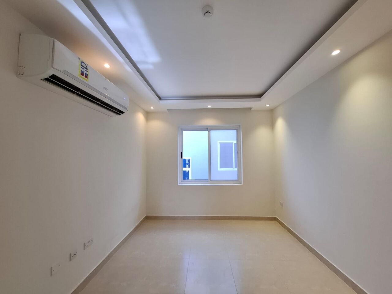 Hidd, Apartments, Flats, Houses & Villas, BHD 180/month,  1 BR,  100 Sq. Meter,  1 Bhk Semi Furnished Flat Available In Hidd Call Aleena