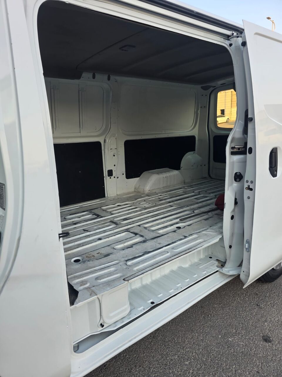 Dammam, Vehicles, Cars & Trucks , SAR 45000,  Nissan NV,  2021,  Manual,  204000 KM,  NISSAN URVAN